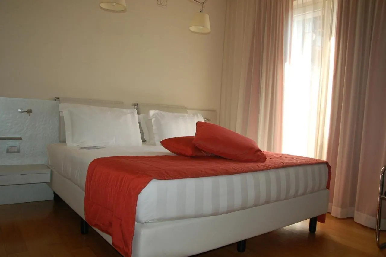 Hotel Mercure Milano Solari 4*, Milan Italy