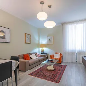  Apartment Comfy-cozy 2 Bedroom-via Boscovich Italy