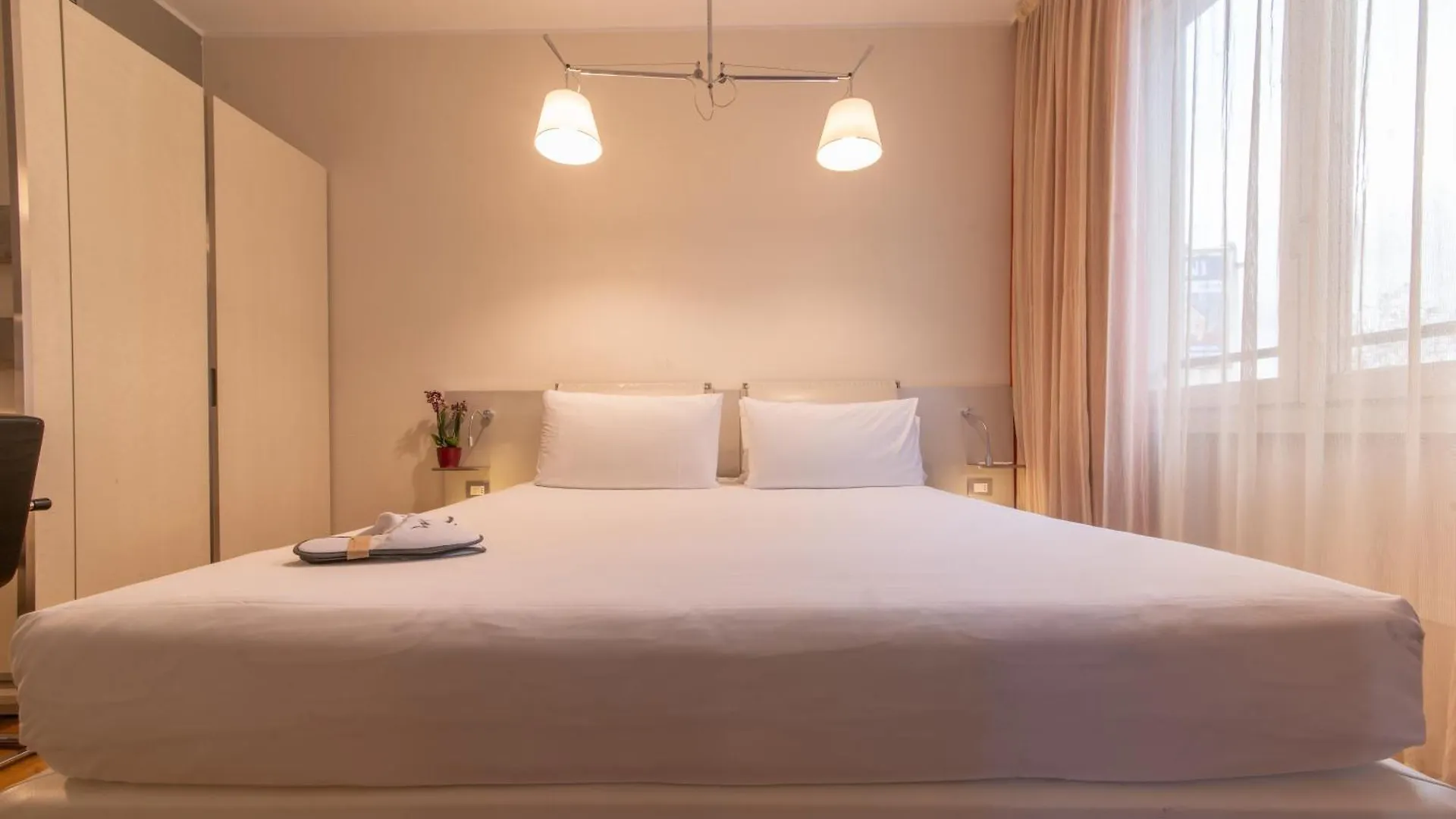 Hotel Mercure Milano Solari 4*,