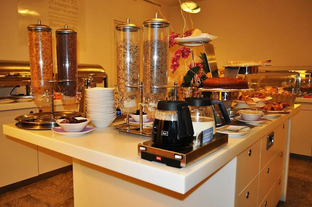 Hotel Mercure Milano Solari  Milan
